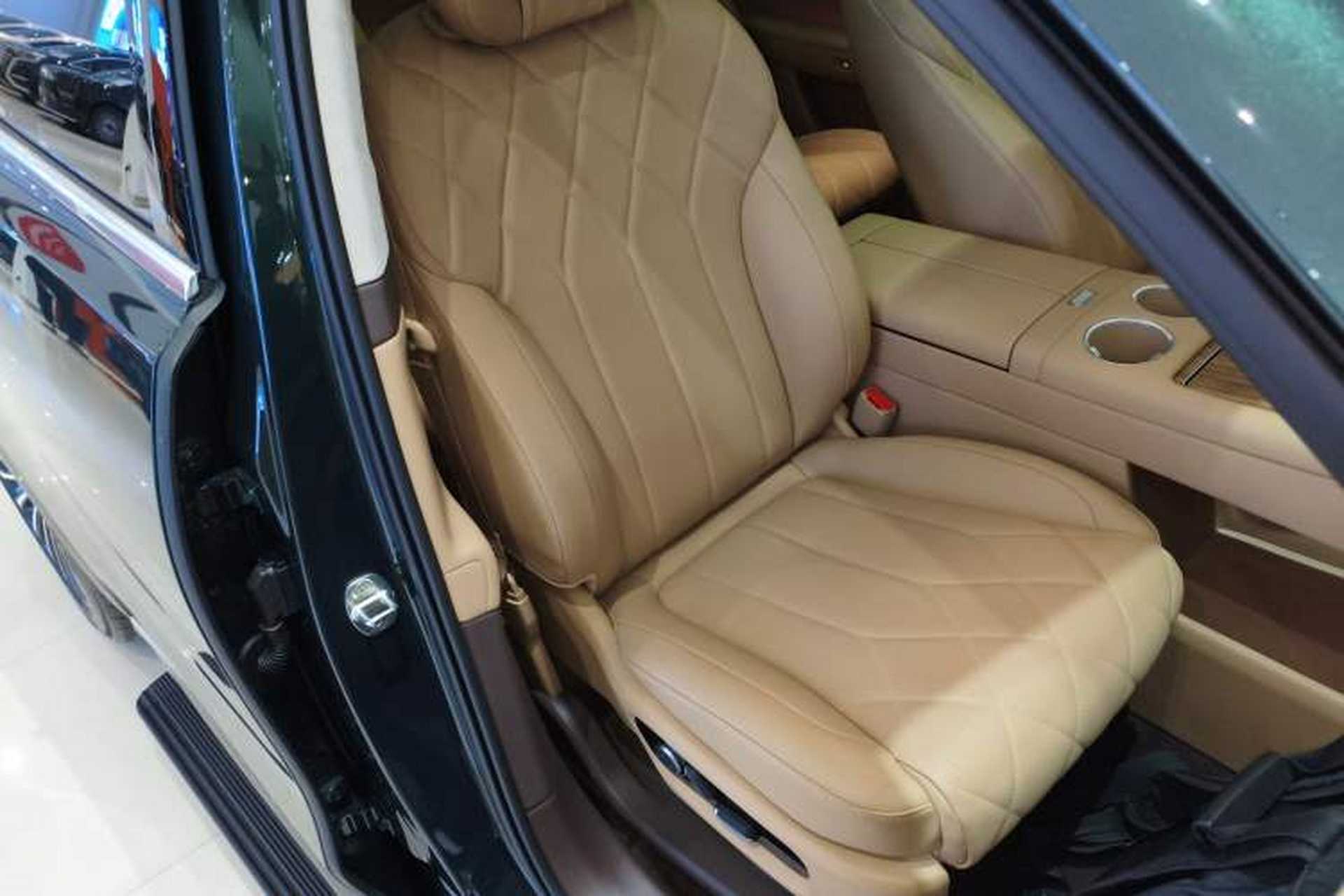 Used Hima AITO M8 2025 Extended-Range Max Version 37 kWh 6-Seater Right Front Seat