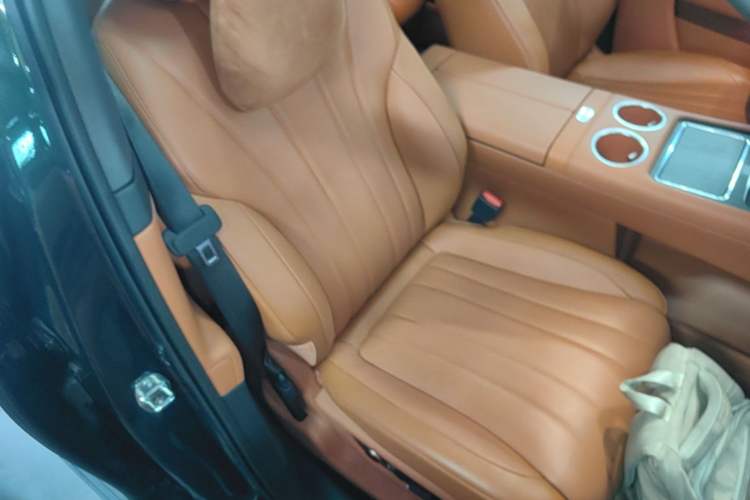 Used Hima AITO M8 2025 Extended-Range Ultra Version 53.4 kWh 6-Seater Edition Right Front Seat