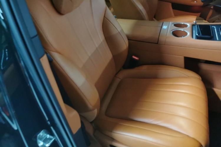 Used Hima AITO M8 2025 Extended-Range Max+ Version 53.4 kWh 6-Seater Edition Right Front Seat