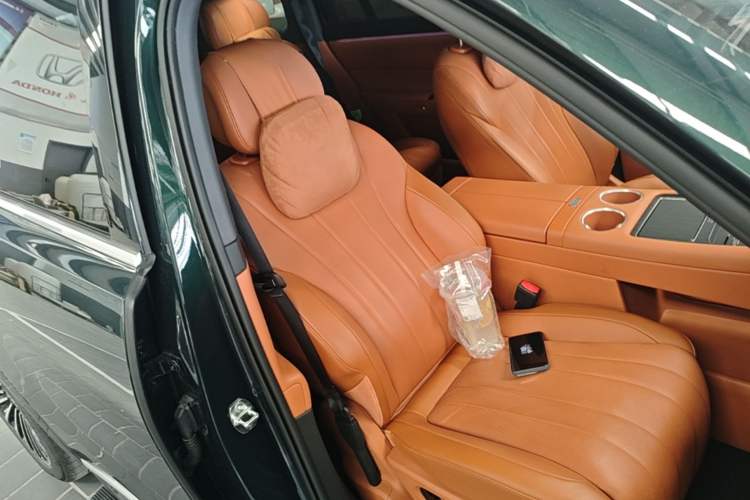 Used Hima AITO M8 2025 Extended-Range Ultra Version 53.4 kWh 6-Seater Edition Right Front Seat