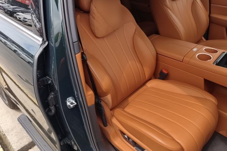 Used Hima AITO M8 2025 Extended-Range Ultra Version 53.4 kWh 6-Seater Edition Right Front Seat