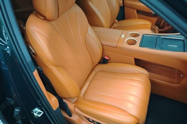 Used Hima AITO M8 2025 Extended-Range Ultra Version 53.4 kWh 6-Seater Edition Right Front Seat