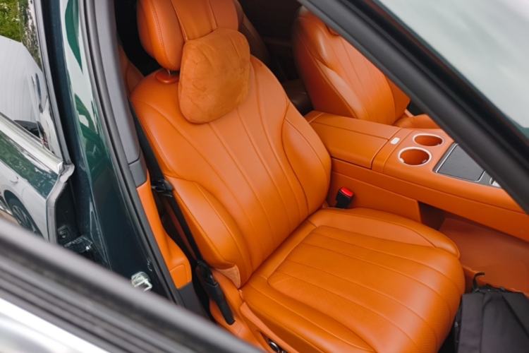 Used Hima AITO M8 2025 Extended-Range Ultra Version 53.4 kWh 6-Seater Edition Right Front Seat