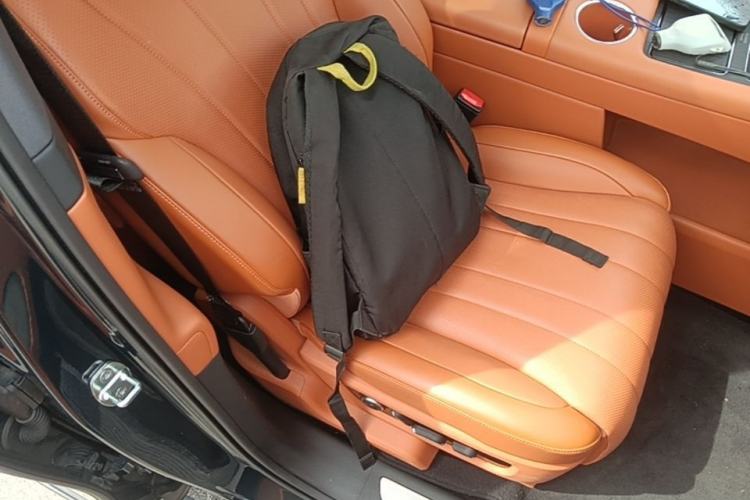 Used Hima AITO M8 2025 Extended-Range Max+ Version 53.4 kWh 5-Seater Edition Right Front Seat