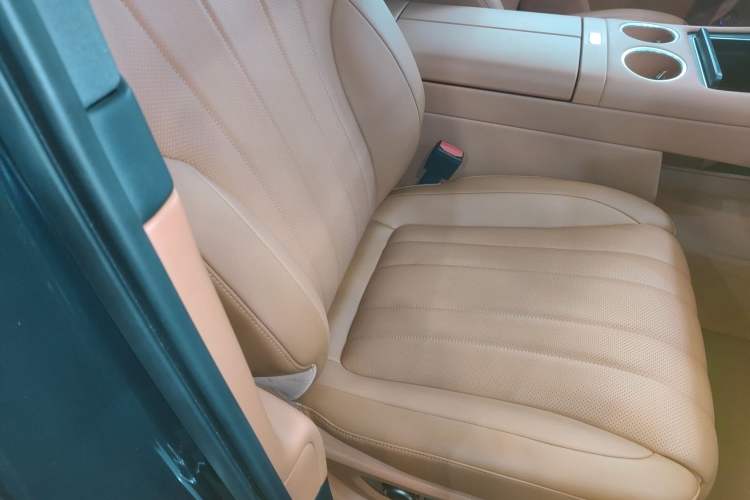 Used Hima AITO M8 2025 Extended-Range Ultra Version 53.4 kWh 6-Seater Edition Right Front Seat