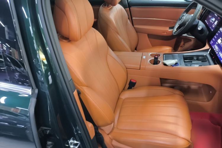 Used Hima AITO M8 2025 Extended-Range Ultra Version 53.4 kWh 6-Seater Edition Right Front Seat