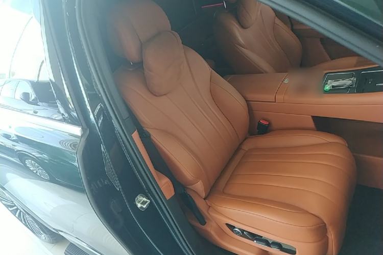 Used Hima AITO M8 2025 Extended-Range Ultra Version 53.4 kWh 6-Seater Edition Right Front Seat