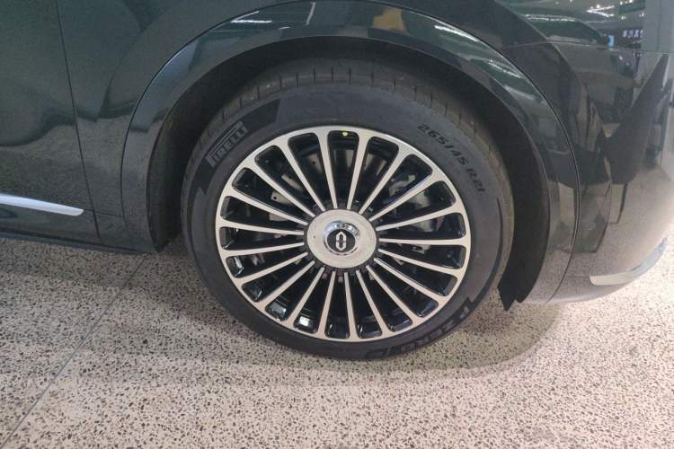 Used Hima AITO M8 2025 Extended-Range Ultra Version 53.4 kWh 6-Seater Edition Right Front Wheel Hub