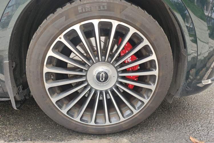 Used Hima AITO M8 2025 Extended-Range Ultra Version 53.4 kWh 6-Seater Edition Right Front Wheel Hub