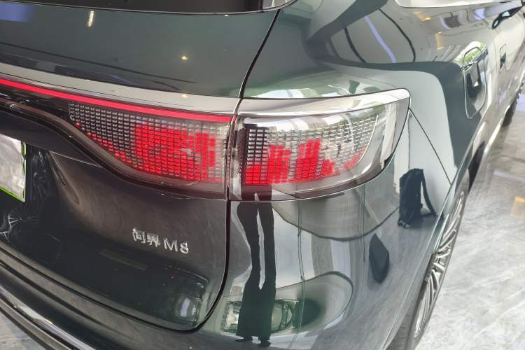 Used Hima AITO M8 2025 Extended-Range Ultra Version 53.4 kWh 6-Seater Edition Right Rear Taillight