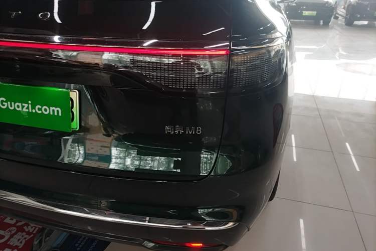Used Hima AITO M8 2025 Extended-Range Ultra Version 53.4 kWh 6-Seater Edition Right Rear Taillight