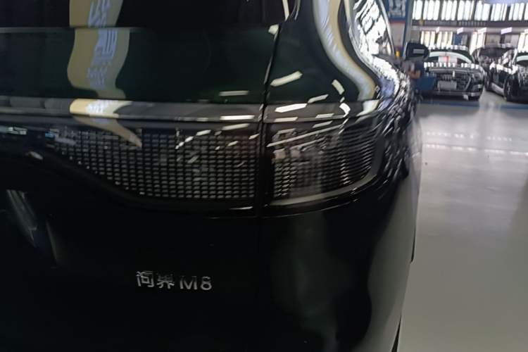 Used Hima AITO M8 2025 Extended-Range Max+ Version 53.4 kWh 5-Seater Edition Right Rear Taillight