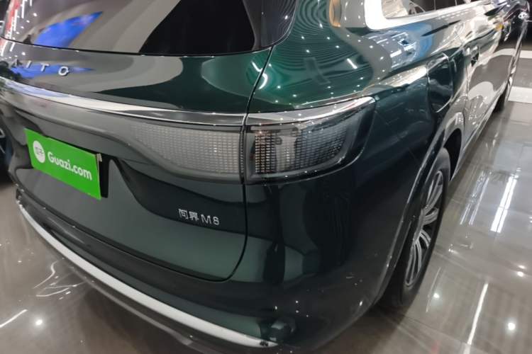 Used Hima AITO M8 2025 Extended-Range Max+ Version 53.4 kWh 5-Seater Edition Right Rear Taillight