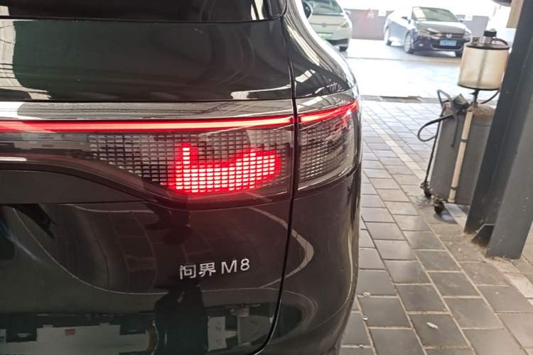 Used Hima AITO M8 2025 Extended-Range Ultra Version 53.4 kWh 6-Seater Edition Right Rear Taillight
