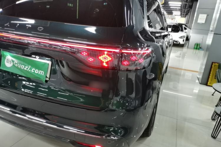 Used Hima AITO M8 2025 Extended-Range Max+ Version 53.4 kWh 5-Seater Edition Right Rear Taillight