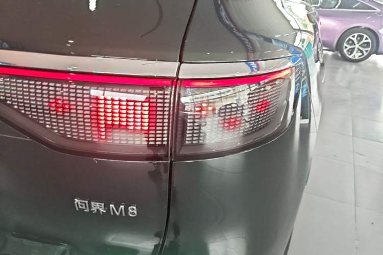 Used Hima AITO M8 2025 Extended-Range Ultra Version 53.4 kWh 6-Seater Edition Right Rear Taillight
