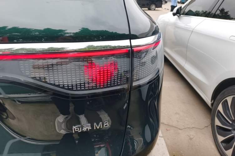 Used Hima AITO M8 2025 Extended-Range Ultra Version 53.4 kWh 6-Seater Edition Right Rear Taillight