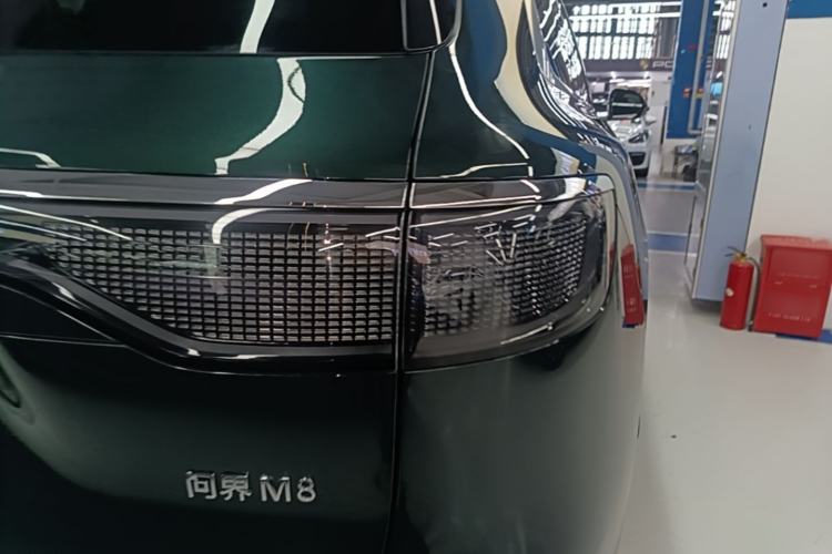 Used Hima AITO M8 2025 Extended-Range Ultra Version 53.4 kWh 6-Seater Edition Right Rear Taillight