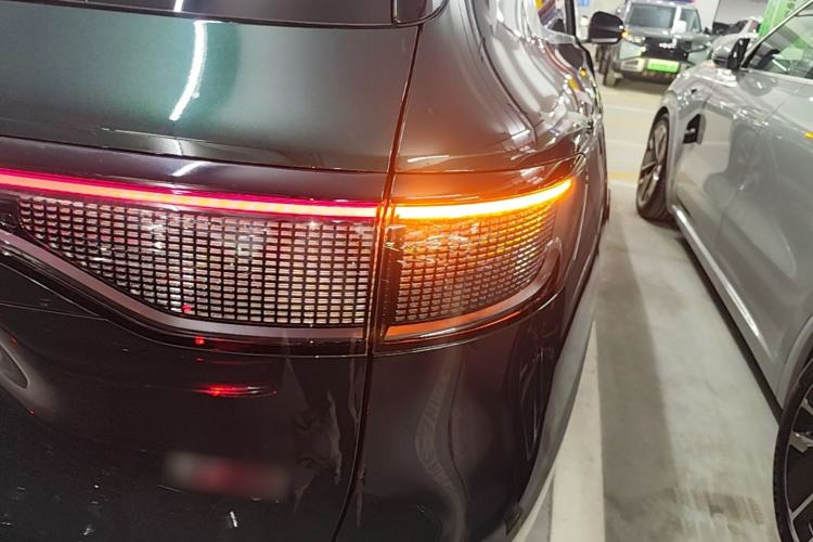 Used Hima AITO M8 2025 Extended-Range Max+ Version 53.4 kWh 5-Seater Edition Right Rear Taillight