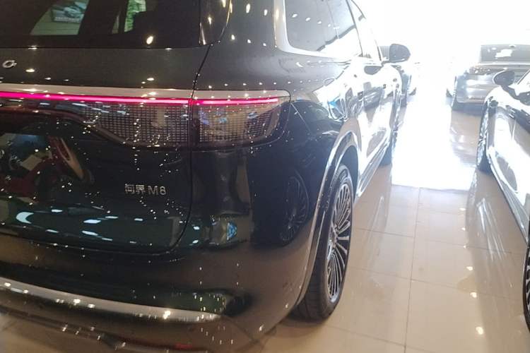 Used Hima AITO M8 2025 Extended-Range Ultra Version 53.4 kWh 6-Seater Edition Right Rear Taillight