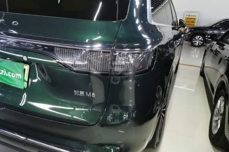 Used Hima AITO M8 2025 Extended-Range Ultra Version 53.4 kWh 6-Seater Edition Right Rear Taillight