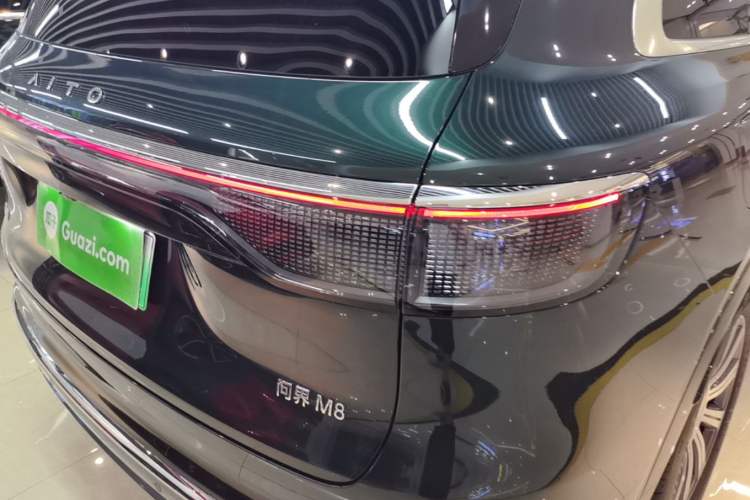 Used Hima AITO M8 2025 Extended-Range Ultra Version 53.4 kWh 6-Seater Edition Right Rear Taillight