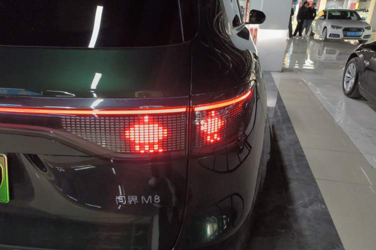Used Hima AITO M8 2025 Extended-Range Ultra Version 53.4 kWh 6-Seater Edition Right Rear Taillight