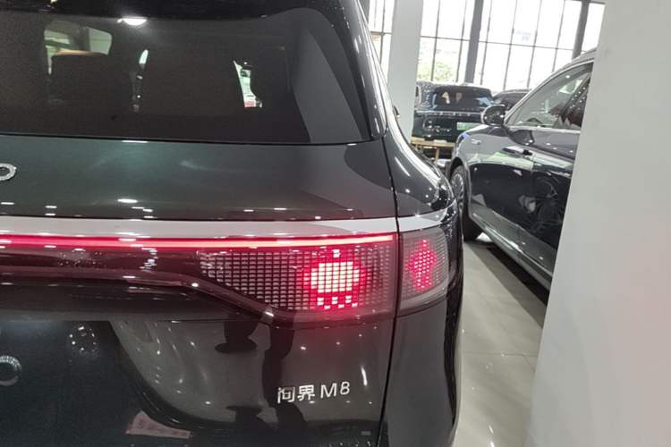 Used Hima AITO M8 2025 Extended-Range Ultra Version 53.4 kWh 6-Seater Edition Right Rear Taillight