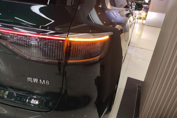 Used Hima AITO M8 2025 Extended-Range Max+ Version 53.4 kWh 5-Seater Edition Right Rear Taillight