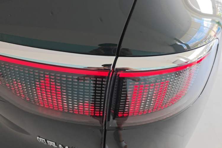 Used Hima AITO M8 2025 Extended-Range Max+ Version 53.4 kWh 6-Seater Edition Right Rear Taillight