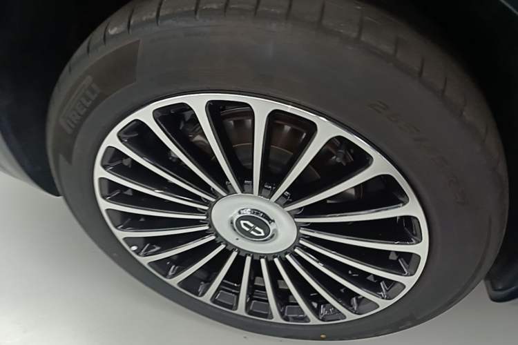 Used Hima AITO M8 2025 Extended-Range Ultra Version 53.4 kWh 6-Seater Edition Right Rear Wheel Hub