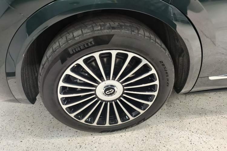 Used Hima AITO M8 2025 Extended-Range Ultra Version 53.4 kWh 6-Seater Edition Right Rear Wheel Hub