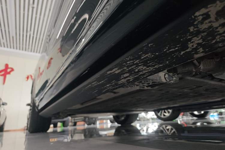 Used Hima AITO M8 2025 Extended-Range Ultra Version 53.4 kWh 6-Seater Edition Right Side Sill