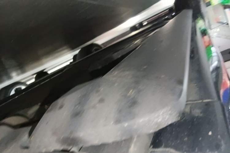 Used Hima AITO M8 2025 Extended-Range Ultra Version 53.4 kWh 6-Seater Edition Right Side Sill