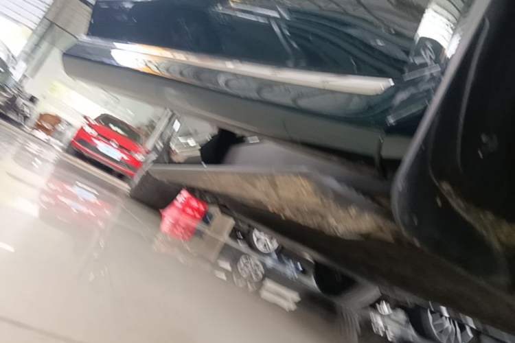 Used Hima AITO M8 2025 Extended-Range Max+ Version 53.4 kWh 6-Seater Edition Right Side Sill