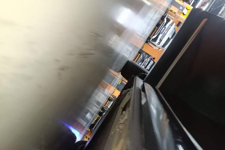 Used Hima AITO M8 2025 Extended-Range Max Version 37 kWh 5-Seater Right Side Sill