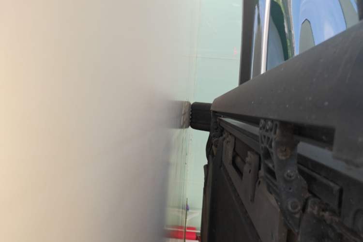Used Hima AITO M8 2025 Extended-Range Max+ Version 53.4 kWh 6-Seater Edition Right Side Sill