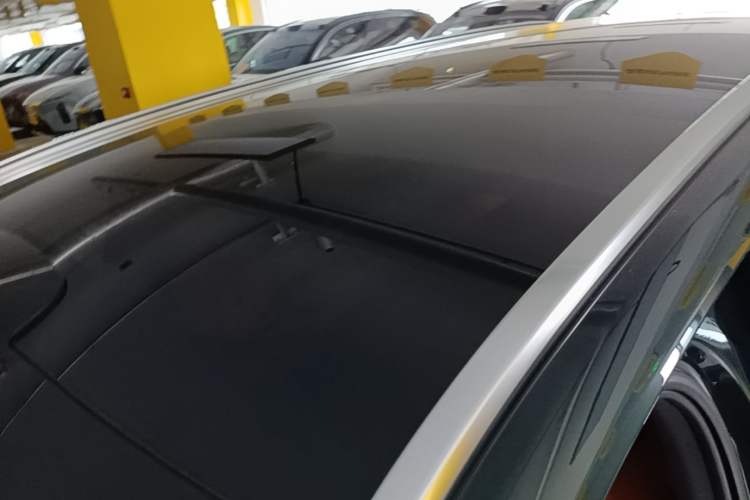 Used Hima AITO M8 2025 Extended-Range Max+ Version 53.4 kWh 6-Seater Edition Roof
