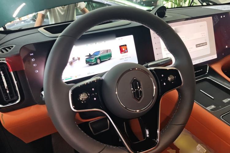 Used Hima AITO M8 2025 Extended-Range Max+ Version 53.4 kWh 5-Seater Edition Steering Wheel