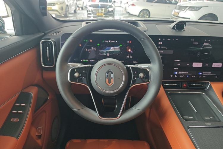 Used Hima AITO M8 2025 Extended-Range Ultra Version 53.4 kWh 6-Seater Edition Steering Wheel