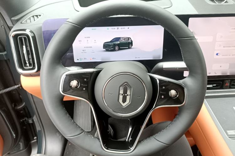 Used Hima AITO M8 2025 Extended-Range Ultra Version 53.4 kWh 6-Seater Edition Steering Wheel