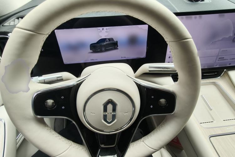 Used Hima AITO M8 2025 Extended-Range Max+ Version 53.4 kWh 6-Seater Edition Steering Wheel