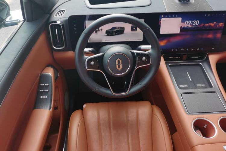 Used Hima AITO M8 2025 Extended-Range Ultra Version 53.4 kWh 6-Seater Edition Steering Wheel