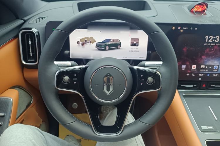 Used Hima AITO M8 2025 Extended-Range Max+ Version 53.4 kWh 6-Seater Edition Steering Wheel