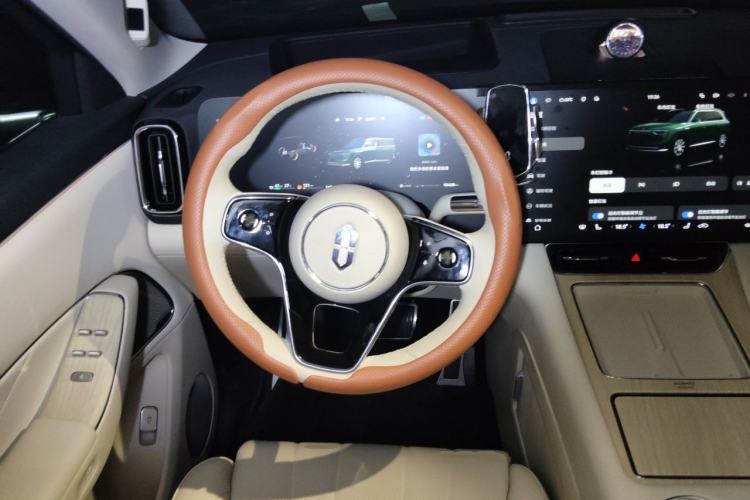 Used Hima AITO M8 2025 Extended-Range Max Version 37 kWh 5-Seater Steering Wheel