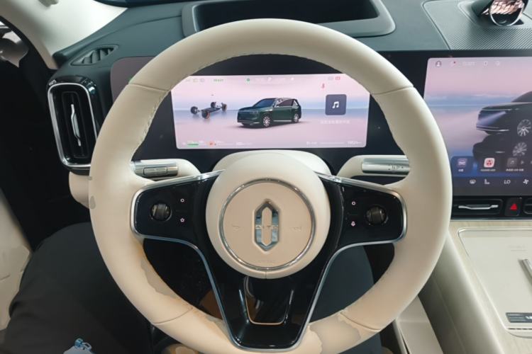 Used Hima AITO M8 2025 Extended-Range Max+ Version 53.4 kWh 6-Seater Edition Steering Wheel