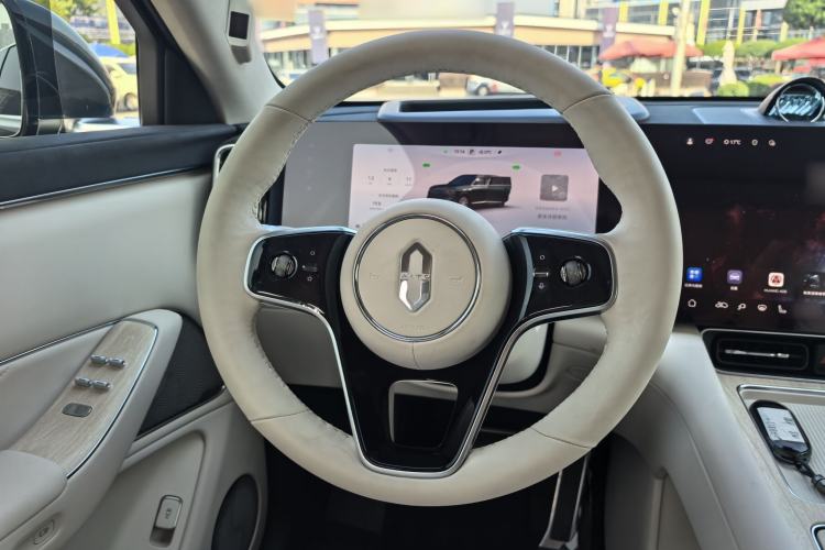 Used Hima AITO M8 2025 Extended-Range Max+ Version 53.4 kWh 6-Seater Edition Steering Wheel