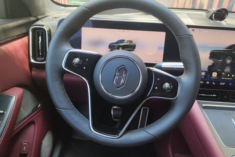 Used Hima AITO M8 2025 Extended-Range Max+ Version 53.4 kWh 6-Seater Edition Steering Wheel
