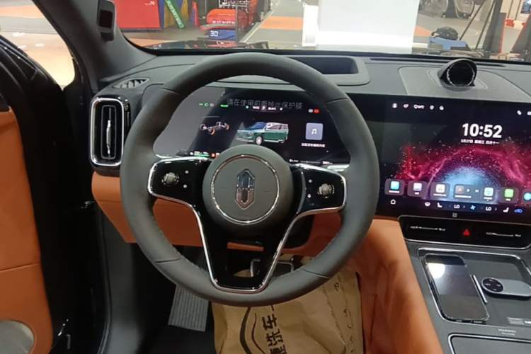 Used Hima AITO M8 2025 Extended-Range Max+ Version 53.4 kWh 5-Seater Edition Steering Wheel