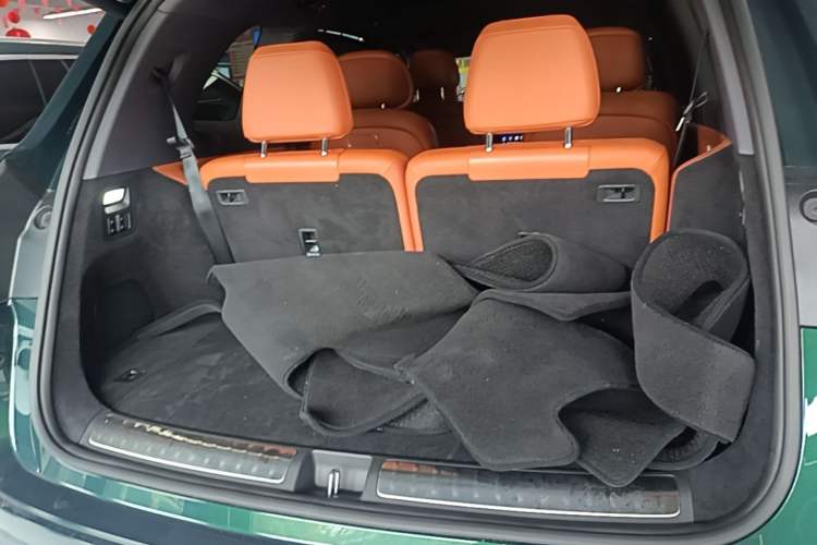 Used Hima AITO M8 2025 Extended-Range Ultra Version 53.4 kWh 6-Seater Edition Trunk